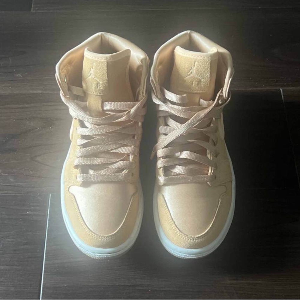 Nike Air Jordan 1 Retro High 6.5